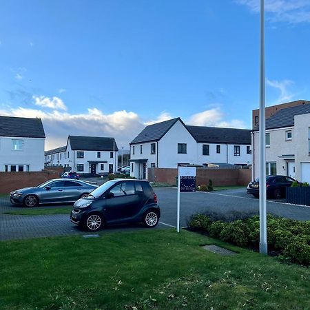 Beautiful 4-Bedroom House With Private Garden & Parking Edinburgh Exterior foto