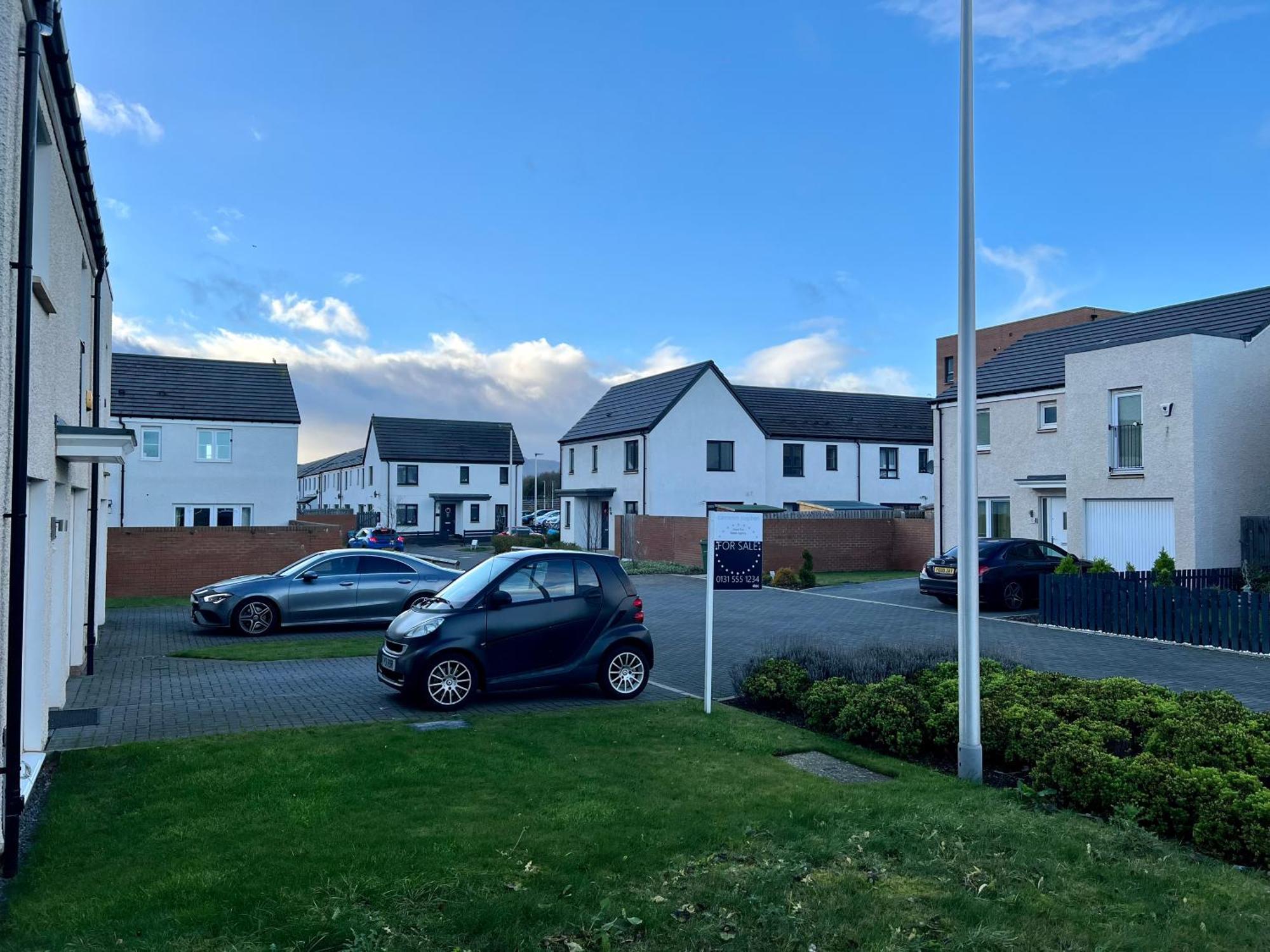 Beautiful 4-Bedroom House With Private Garden & Parking Edinburgh Exterior foto